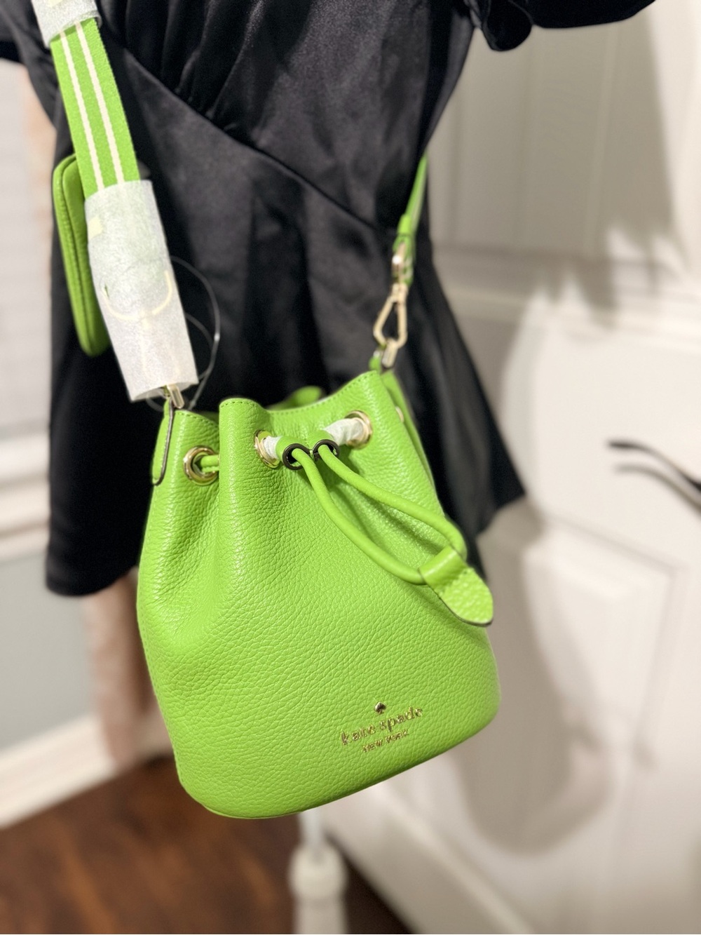 Kate Spade Rosie Mini Bucket Lime Green Pebbled Leather on Guitar Strap - Picture 2 of 7